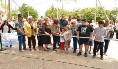 Gray inaugur� obra de pavimento que une Monte Grande con El Jag�el