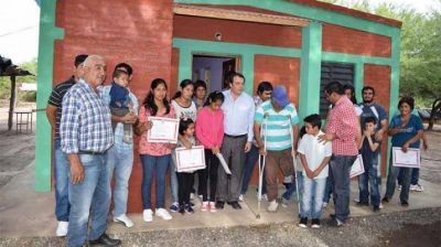 Se entregaron un centenar de viviendas sociales en la provincia