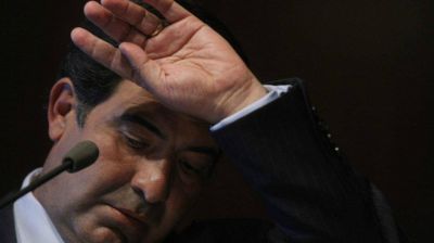 Peritos de la Polic�a Federal trabajan para saber si Echegaray descabez� la AFIP local