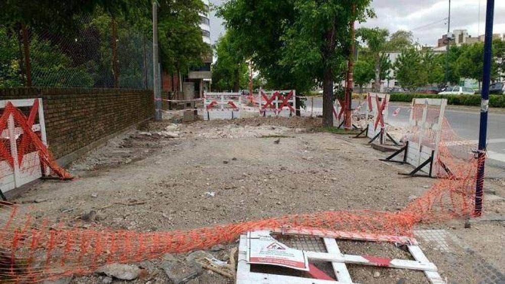 D�rsena en el exColegio Nacional: �la vereda no ser� reducida�, zanj� especialista