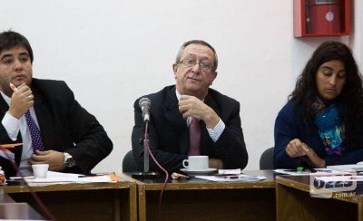 Acusan al rector de la Unmdp de querer prorrogar su mandato �sin respetar el estatuto�