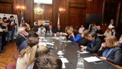 Legislatura: analizan habilitar food trucks en la v�a p�blica