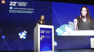 Vidal, en otra sinton�a: pidi� a industriales generar trabajo genuino y en blanco