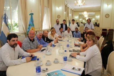 Presupuesto 2017: intendentes peronistas se re�nen hoy en Tres de Febrero