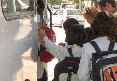 Por falta de pago no hay transporte escolar en escuelas de Cipolletti