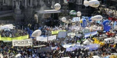 Despu�s del acto del viernes, los planes de la CGT: sumar a los d�scolos y preparar un posible paro