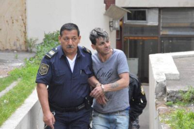 Entre l�grimas, Escott pidi� perd�n a sus hijos y a la familia de Valeria