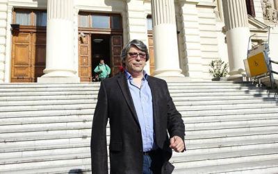 Separan a Melazo como juez hasta que se complete el enjuiciamiento
