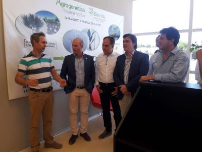 Funcionarios del Ministerio de Agroindustria de la Naci�n visitaron Agrogen�tica Riojana