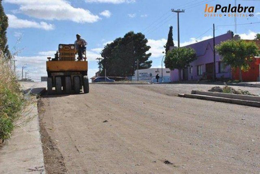 Contina la obra de asfalto en una de las principales arterias de Carmen de Patagones