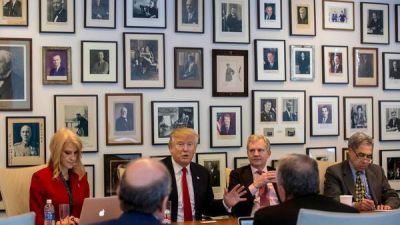 Trump trat� de �deshonesta� y �falsa� a la prensa en una agria reuni�n con editores