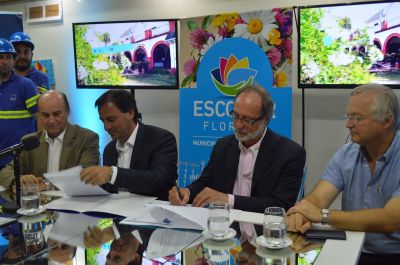 AySA comienza a operar los servicios de agua potable y cloacas de Escobar 