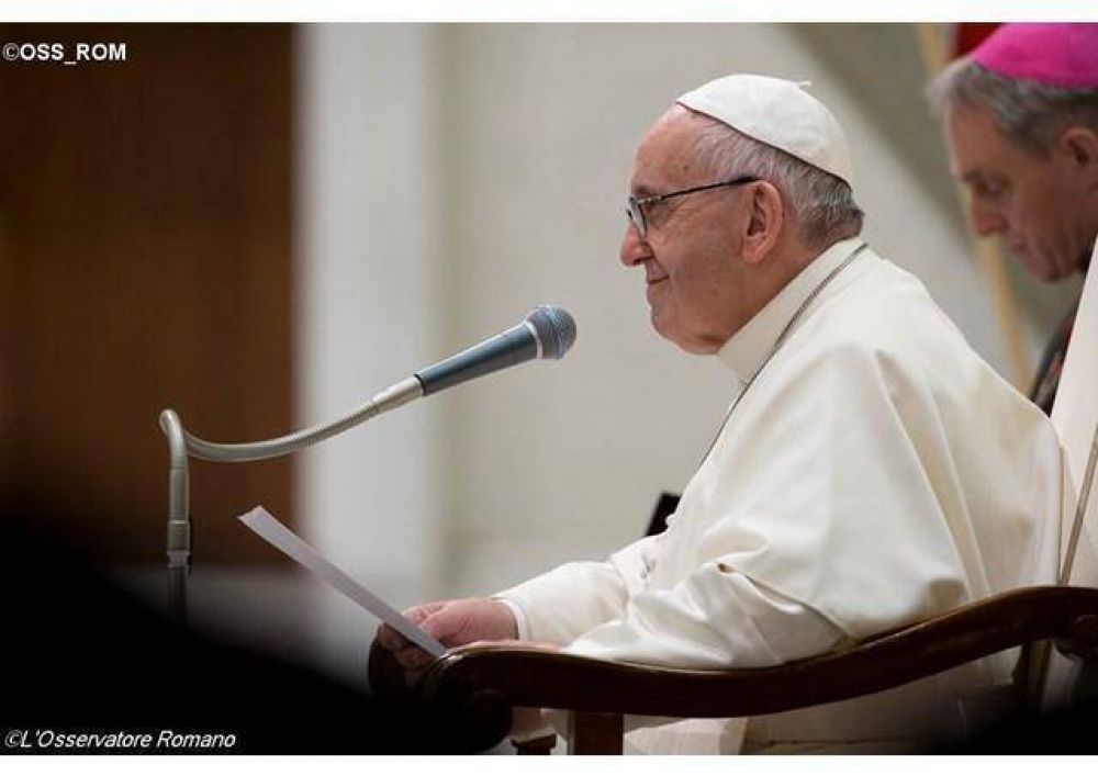Dar un buen consejo y ense�ar a quien no sabe son actos de amor. Catequesis del Papa