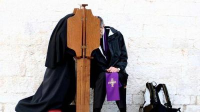 La Iglesia de siempre y la patolog�a de la abstracci�n