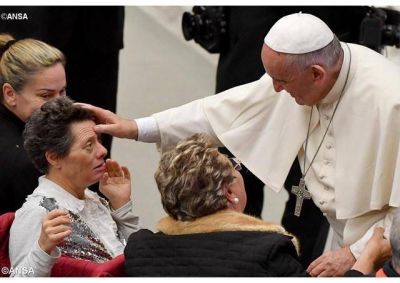 Papa: Sin instrucci�n la gente se vuelve v�ctima de la explotaci�n