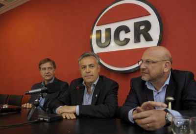 Soto baj� su precandidatura en Santa Rosa a pedido de Alfredo Cornejo