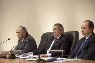 A la suba del boleto urbano se anexar�a la tarifa de taxis