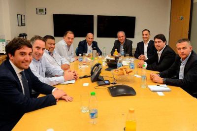 Se contin�a en la b�squeda de consensos para afrontar la crisis hidrocarbur�fera