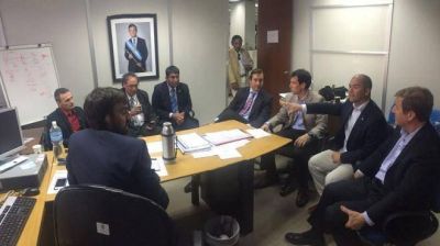 Acuerdo en Naci�n para reactivar las 231 viviendas