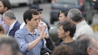 Wado de Pedro cruz� a Diego Bossio: �Para defender al pueblo peronista hay que tener huevos�