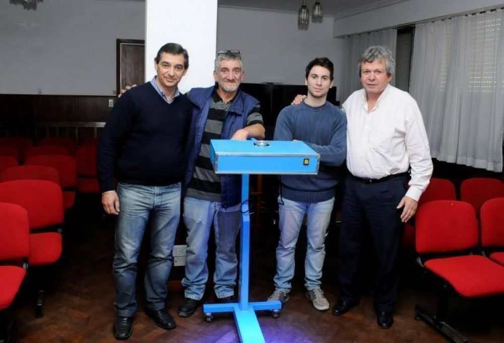 El Hospital Santamarina desarroll un prototipo de lmpara para luminoterapia