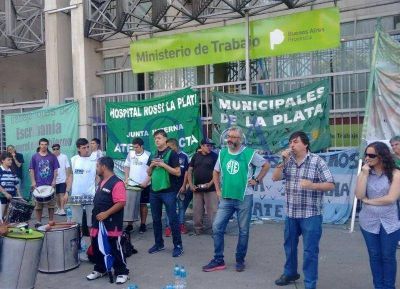 Paro total de estatales bonaerenses hasta nuevas paritarias