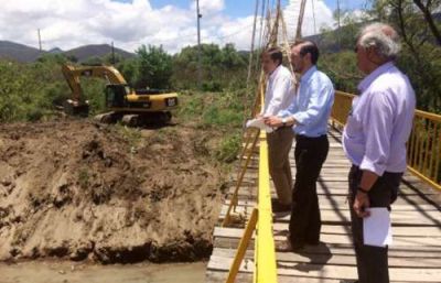Inici� la obra de encauzamiento y limpieza del r�o Arenales
