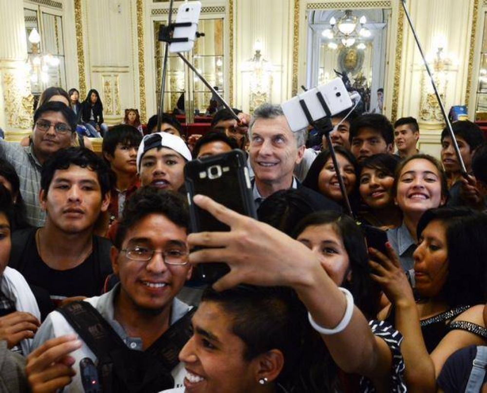 J�venes salte�os visitaron a Mauricio Macri