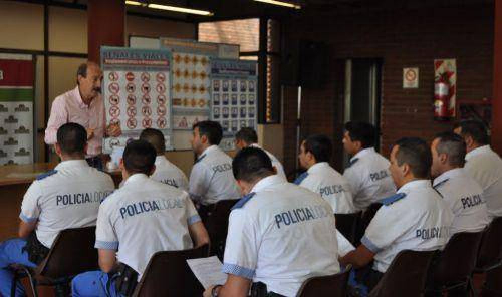 Capacitan a la Polic�a Local en manejo seguro y responsable