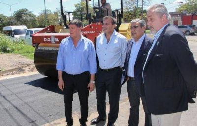 El municipio capitalino realiza la pavimentaci�n de calle San Lorenzo al 3.600