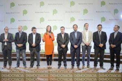 Petrecca, junto a la gobernadora en el anuncio de las mejoras al SAE