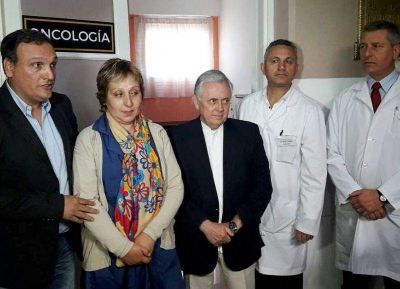 Olaeta inaugur� sala de Oncolog�a en el Hospital Santa Francisca Romana