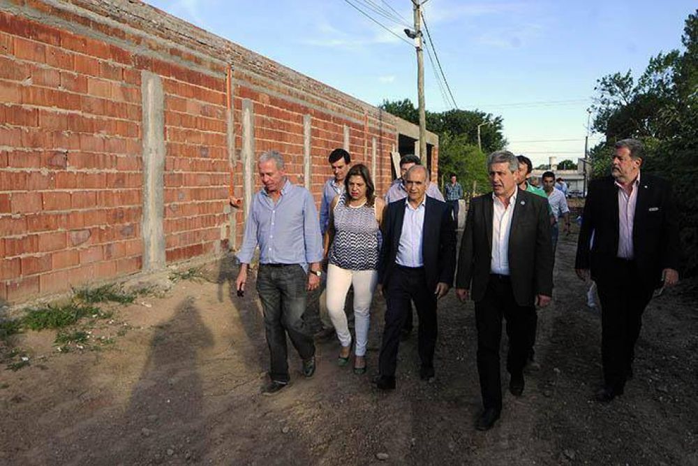 El ministro Elustondo y el vicegobernador Salvador Visitaron obras en Pergamino