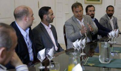 Cascallares present� la propuesta acad�mica de la Universidad de Almirante Brown