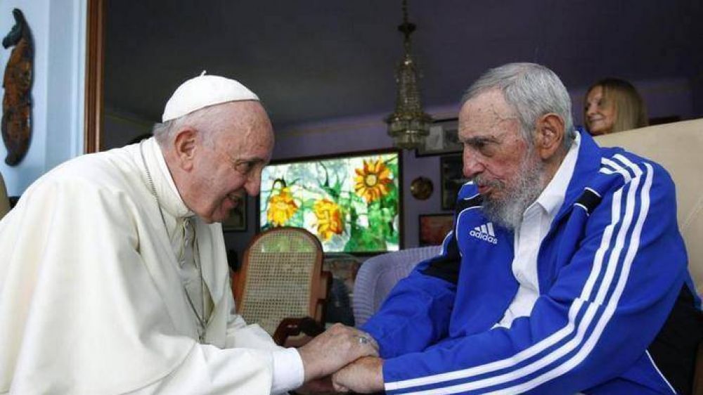 Castro; el dolor de Bergoglio: “Triste noticia”