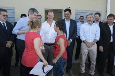 Bordet reiter� que en febrero se abrir�n las paritarias salariales para los docentes