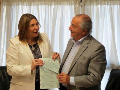 OSECAC paga 13 millones de pesos y salda su deuda con la Provincia