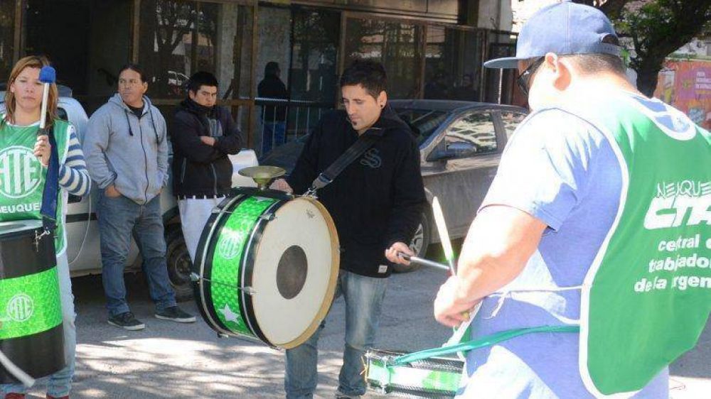 El Gobierno y la CTA se juntan por el bono de fin de a�o