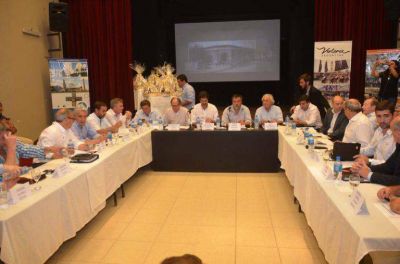 Frigor�ficos, turismo y energ�as renovables, los principales temas de la reuni�n del Foro de Intendentes