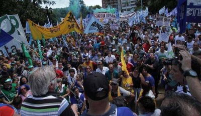 Jornada de protesta de los docentes p�blicos en toda la provincia