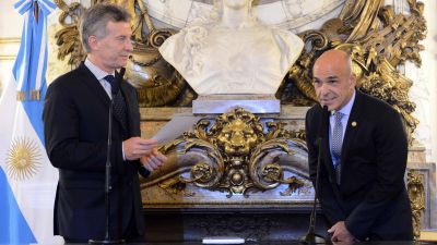 Arribas fue designado oficialmente en la AFI con un contundente espaldarazo de Macri