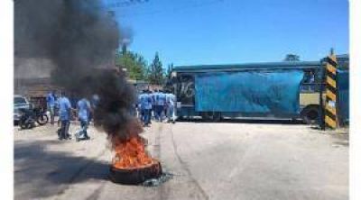 Pararon todo el d�a choferes de la 176