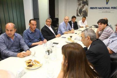 Intendentes y legisladores peronistas pidieron m�s fondos coparticipables para acompa�ar el Presupuesto