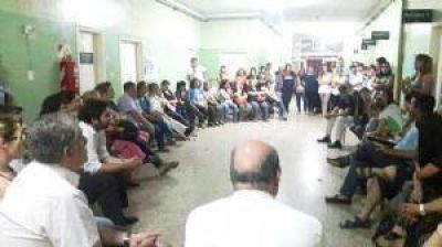 Reclamos al director del Hospital de los profesionales que quedaron afuera del acuerdo