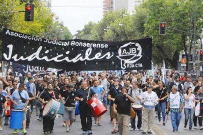 Judiciales iniciaron paro de 48 horas ante la falta de una nueva oferta salarial