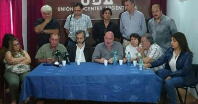 Alerta de los gremios docentes porte�os por salarios y por la falta de 11 mil vacantes