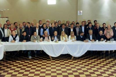 Qu� le pidieron los intendentes peronistas a De la Torre para apoyar el Presupuesto 2017