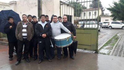 Empleados de la Asociaci�n de Veteranos reclaman deudas