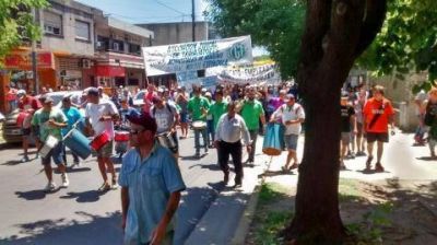 Tras la movilizaci�n, municipales de Moreno cuestionaron a Festa por negarse a atenderlos