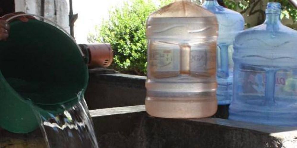 Aseguran que ABSA no da respuestas a vecinos de Villa Elvira que estn sin agua hace ms de 24 horas